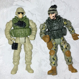 Lot Of 2 CHAP MEI Military Army Action Figures Toys From Toys R Us 3.75 in Tall